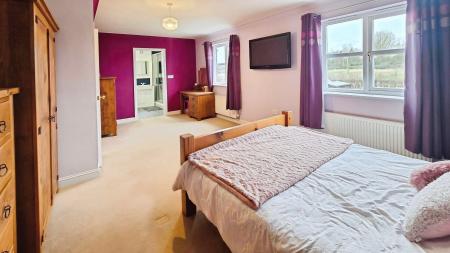 5 bedroom Detached house for sale in Blasson Way, Billingborough, NG34