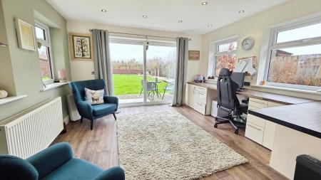 5 bedroom Detached house for sale in Blasson Way, Billingborough, NG34