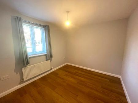 2 bedroom Flat to let in Renfrew Drive, Greylees, Sleaford, NG34