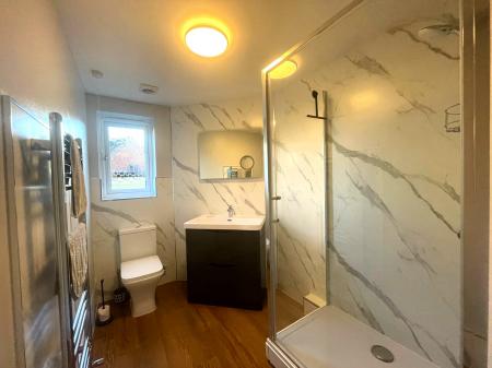 2 bedroom Flat to let in Renfrew Drive, Greylees, Sleaford, NG34