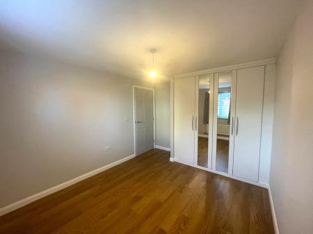 2 bedroom Flat to let in Renfrew Drive, Greylees, Sleaford, NG34