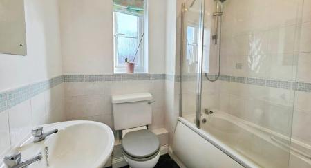 3 bedroom Semi-detached house for sale in Redwood Avenue, Southfields, Sleaford, NG34