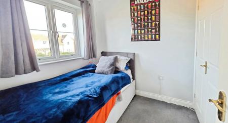 3 bedroom Semi-detached house for sale in Redwood Avenue, Southfields, Sleaford, NG34