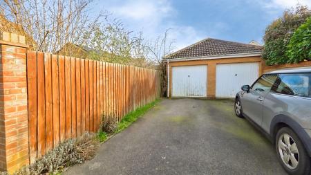 3 bedroom Semi-detached house for sale in Redwood Avenue, Southfields, Sleaford, NG34