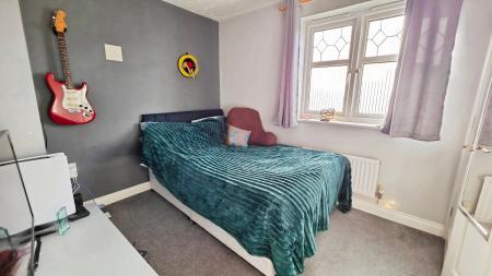 3 bedroom Semi-detached house for sale in Redwood Avenue, Southfields, Sleaford, NG34