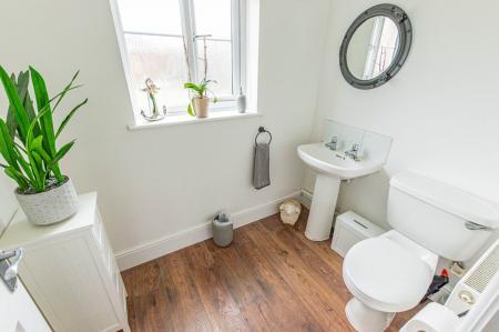 4 bedroom Detached house to let in Wellington Close, Sleaford, NG34