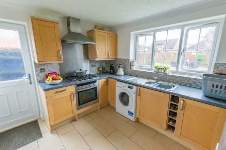 4 bedroom Detached house to let in Wellington Close, Sleaford, NG34