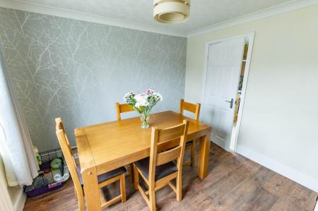 4 bedroom Detached house to let in Wellington Close, Sleaford, NG34