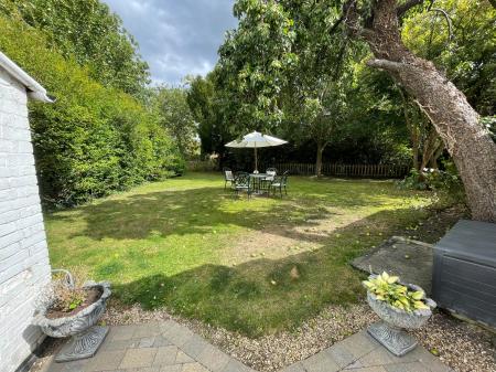 1 bedroom Ground floor maisonette to let in Southgate, Sleaford, NG34