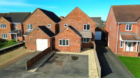 4 bedroom Detached house for sale in Orchard Close, Great Hale, NG34