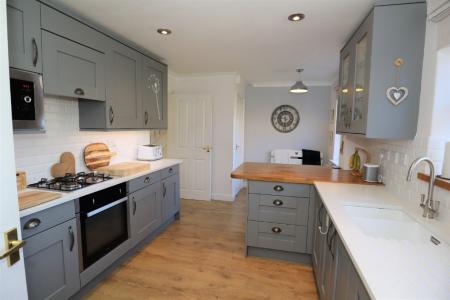 4 bedroom Detached house to let in Bristow Road, Cranwell, NG34