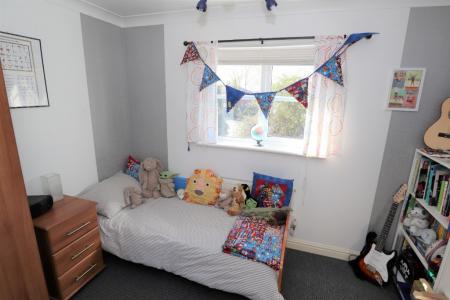 4 bedroom Detached house to let in Bristow Road, Cranwell, NG34