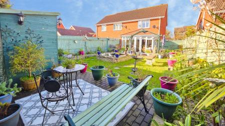 2 bedroom Semi-detached house for sale in Meadowbrook, Ruskington, NG34