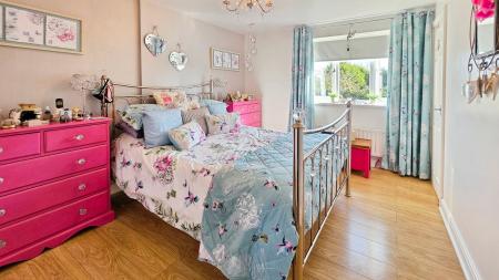 2 bedroom Semi-detached house for sale in Meadowbrook, Ruskington, NG34