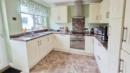 3 bedroom Semi-detached house for sale in Stephens Way, Sleaford, NG34