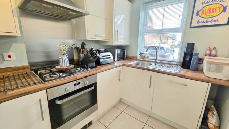 2 bedroom Semi-detached house for sale in Selemba Way, Greylees, NG34