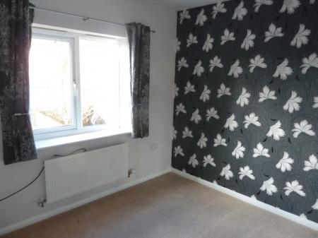 2 bedroom Flat to let in Renfrew Drive, Greylees, Sleaford, NG34