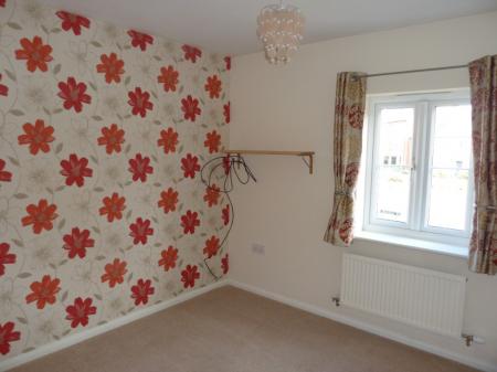 2 bedroom Flat to let in Renfrew Drive, Greylees, Sleaford, NG34