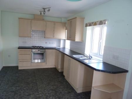 2 bedroom Flat to let in Renfrew Drive, Greylees, Sleaford, NG34