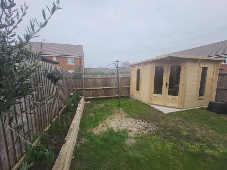 3 bedroom Semi-detached house to let in Whittle Road, Holdingham, NG34