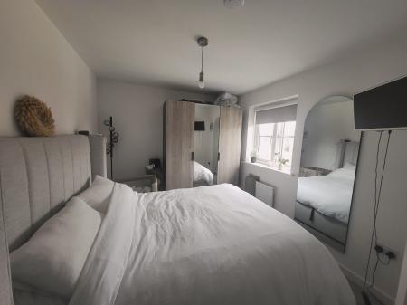 3 bedroom Semi-detached house to let in Whittle Road, Holdingham, NG34