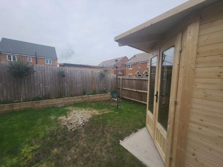 3 bedroom Semi-detached house to let in Whittle Road, Holdingham, NG34