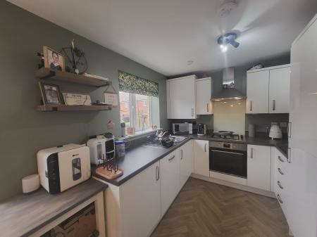 3 bedroom Semi-detached house to let in Whittle Road, Holdingham, NG34