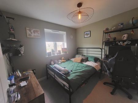 3 bedroom Semi-detached house to let in Whittle Road, Holdingham, NG34