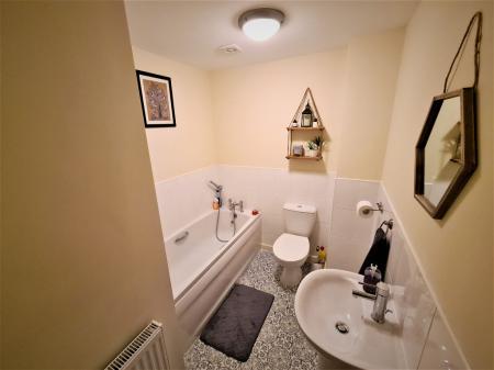 3 bedroom Town house to let in Gleneagles Drive, Greylees, Sleaford, NG34