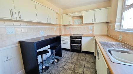 2 bedroom End of terrace house for sale in Delhi Square, Cranwell, NG34