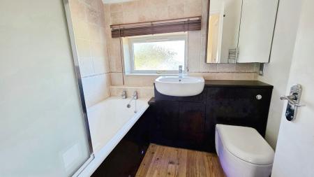 2 bedroom End of terrace house for sale in Delhi Square, Cranwell, NG34