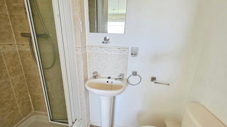 3 bedroom Semi-detached house for sale in Shrubwood Close, Heckington, NG34