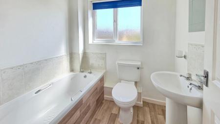 3 bedroom Semi-detached house for sale in Shrubwood Close, Heckington, NG34