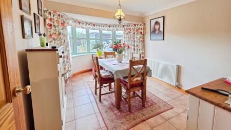 4 bedroom Bungalow for sale in Blasson Way, Sleaford, NG34