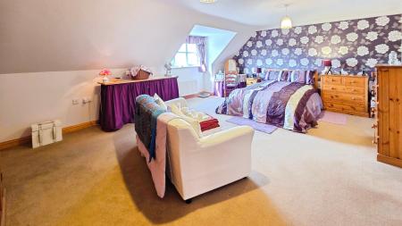 4 bedroom Bungalow for sale in Blasson Way, Sleaford, NG34