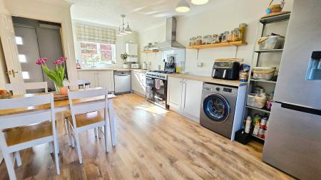 3 bedroom Semi-detached house for sale in Beech Rise, Sleaford, NG34