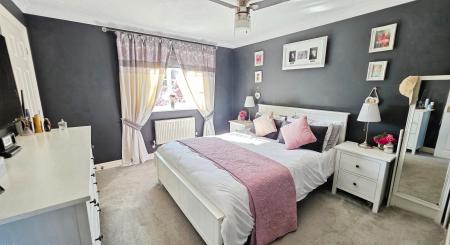 3 bedroom Semi-detached house for sale in Beech Rise, Sleaford, NG34