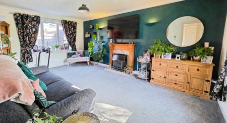 3 bedroom Semi-detached house for sale in Beech Rise, Sleaford, NG34