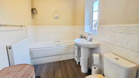 3 bedroom Semi-detached house for sale in Cherry Tree Crescent, Cranwell, NG34