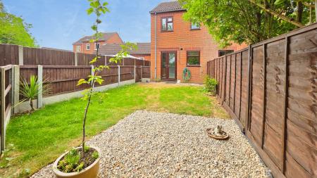2 bedroom End of terrace house for sale in Woodside Court, Sleaford, NG34