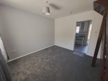 2 bedroom Flat to let in Woodside Court, Sleaford, NG34