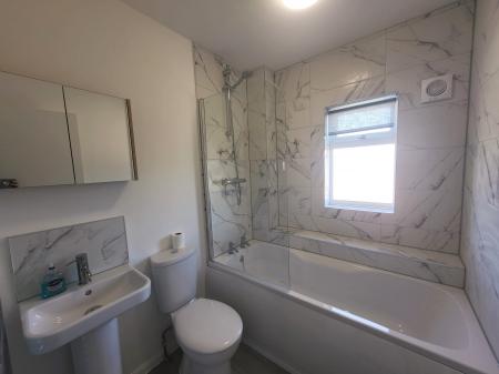 2 bedroom Flat to let in Woodside Court, Sleaford, NG34