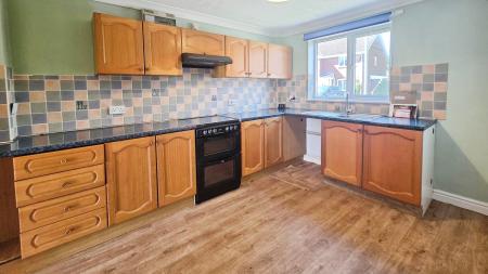 2 bedroom Semi-detached house for sale in Bellview Road, Ruskington, NG34