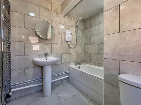 3 bedroom Semi-detached house to let in Electric Station Road, Sleaford, NG34