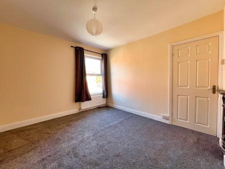 3 bedroom Semi-detached house to let in Electric Station Road, Sleaford, NG34