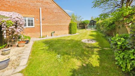 2 bedroom Semi-detached bungalow for sale in Maple Grove, Heckington, NG34