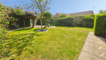 2 bedroom Semi-detached bungalow for sale in Maple Grove, Heckington, NG34