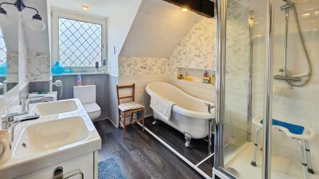 4 bedroom Detached house for sale in Church Street, Great Hale, NG34