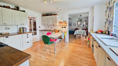4 bedroom Detached house for sale in Church Street, Great Hale, NG34