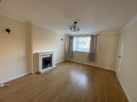 3 bedroom Semi-detached house to let in Stephenson Ave, Grantham, NG31